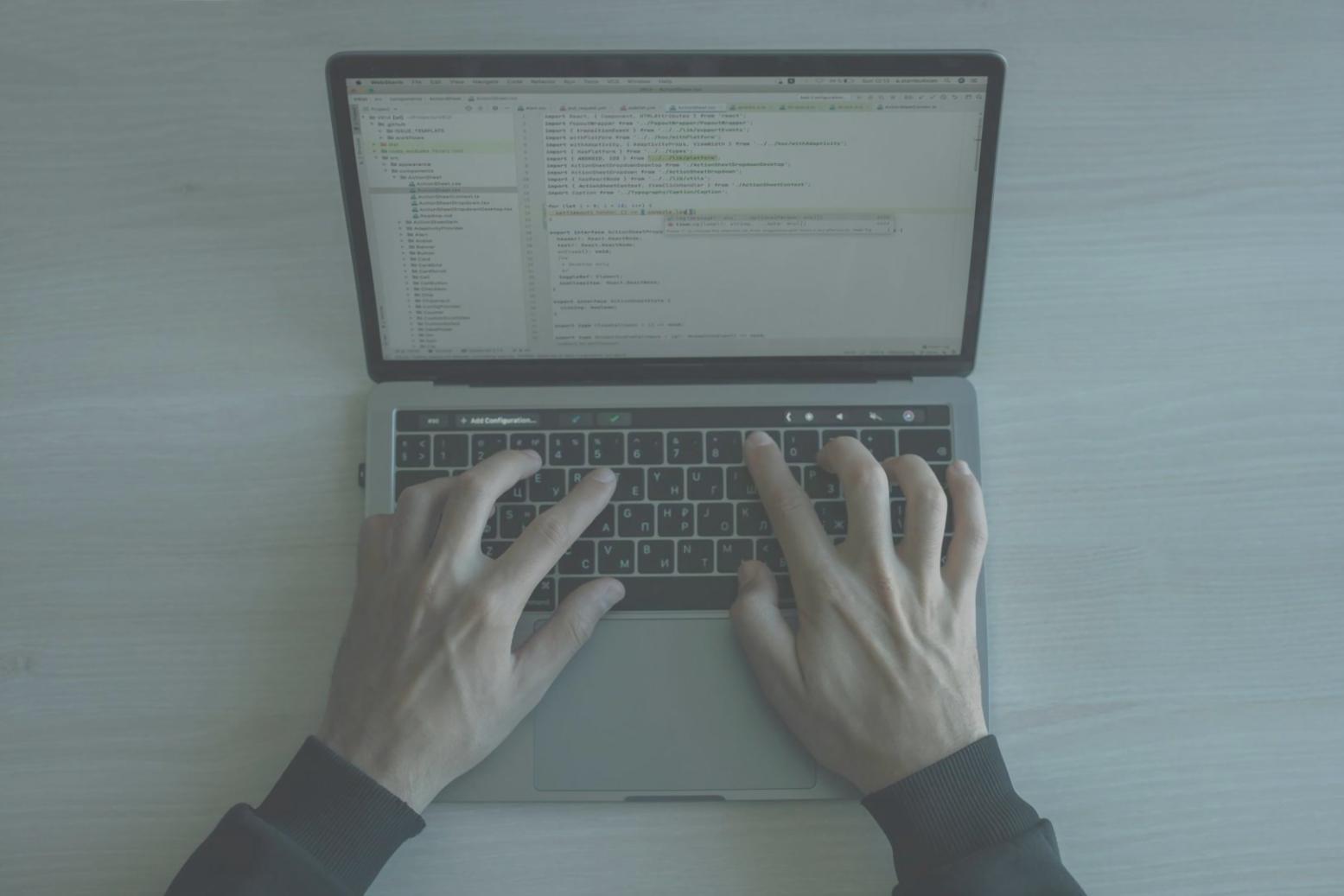 Infraestrutura tecnológica moderna da Plataivora com servidores e equipamentos de rede